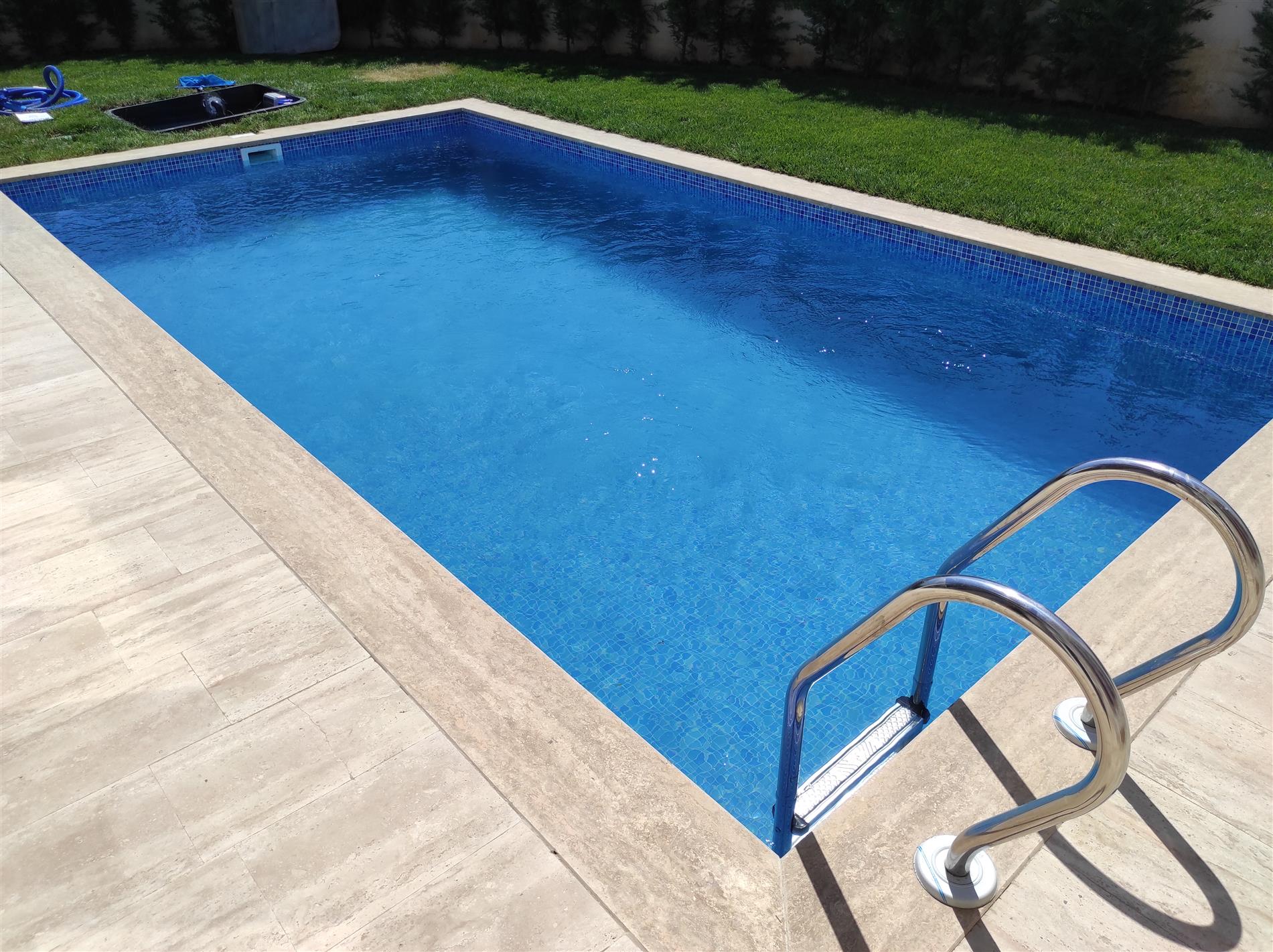 Büyükçekmece Ayşe Esmersoy 47 Metre Blok Beton Havuz